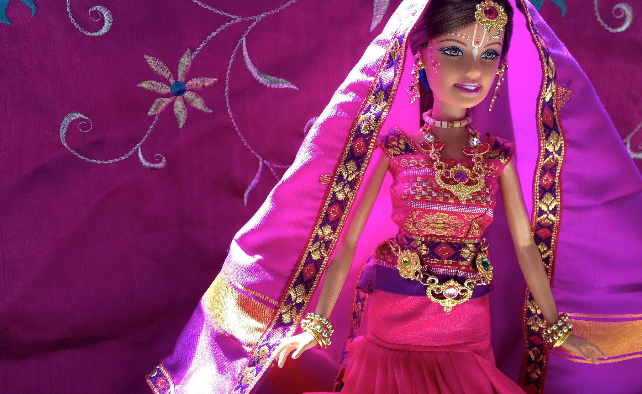 BARBIE Doll in Saree with Mehndi Stencils For Girls - Doll in Saree with  Mehndi Stencils For Girls . Buy Barbie toys in India. shop for BARBIE  products in India. Toys for