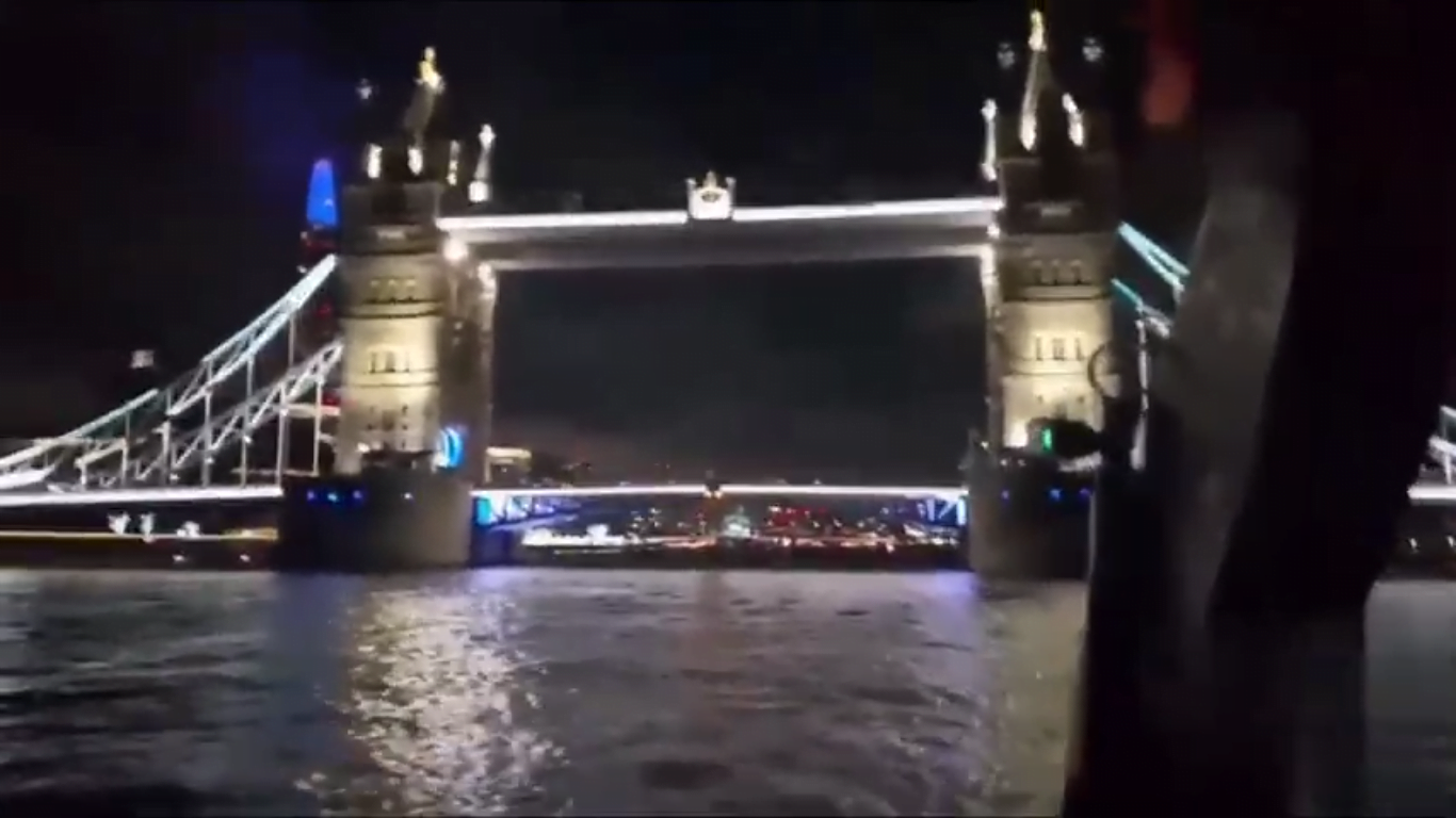 London Boat Harinam New Year's 2022