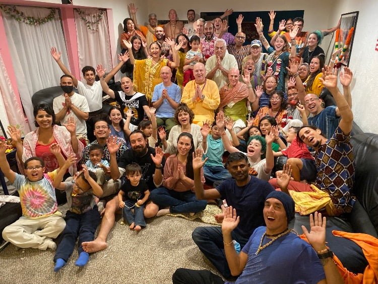 Inspiring Service in El Paso started with a ‘Chance’ Meeting at a Yoga Studio | ISKCON News